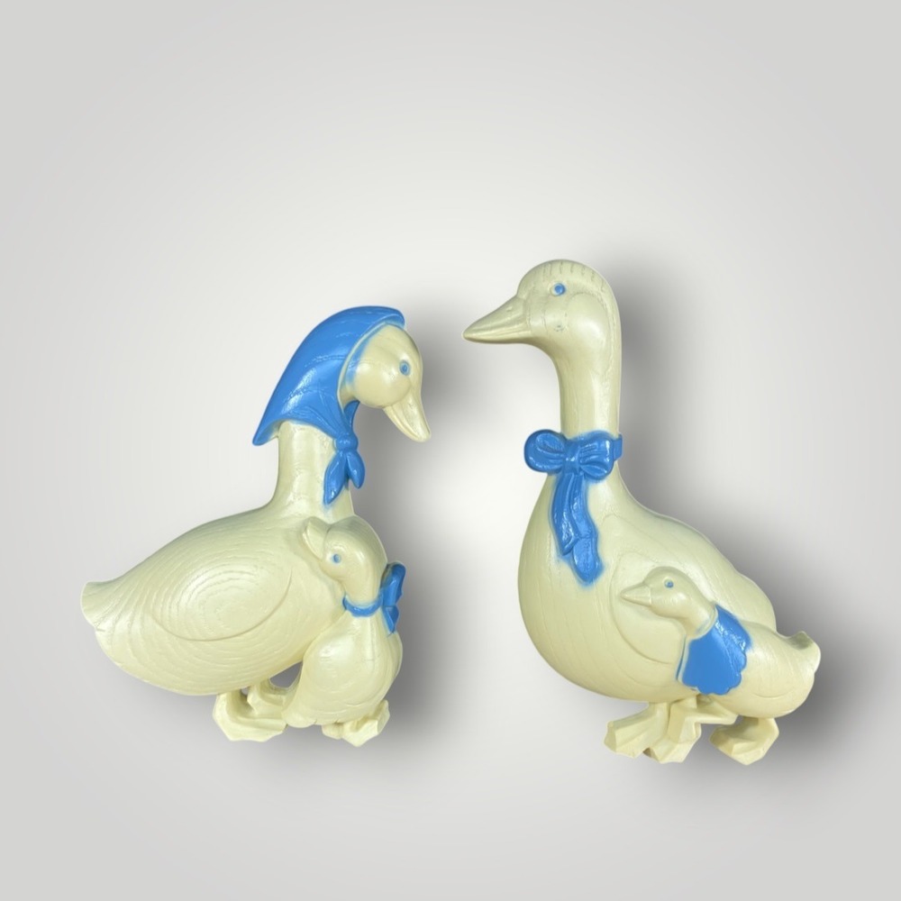 Burwood Goose SMALL Wall Plaques Blue Ribbon Country Cottagecore Decor 1988